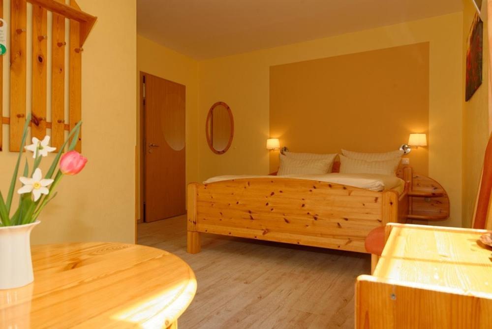 Landhotel Am Peetscher See Mirow Esterno foto