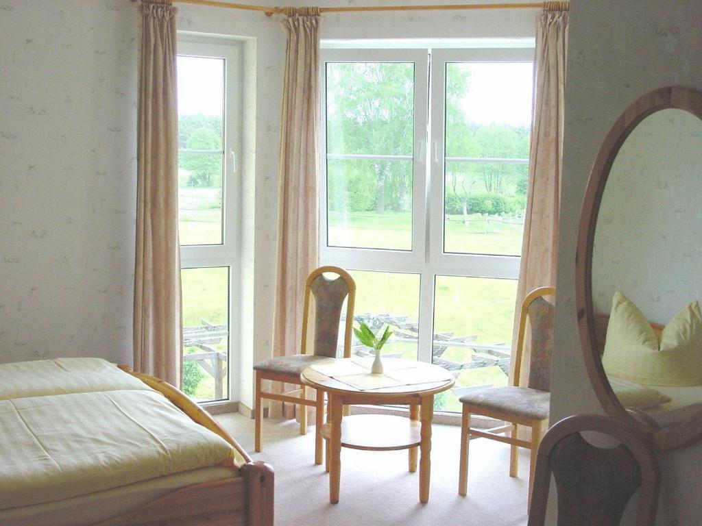 Landhotel Am Peetscher See Mirow Esterno foto
